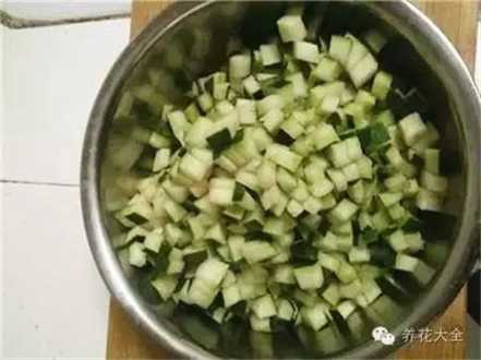 把条切成丁 把条切成丁